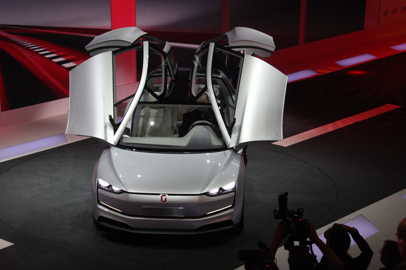 Illustration for article titled The Giugiaro Clipper Has DeLorean And Butterfly Doors At Once